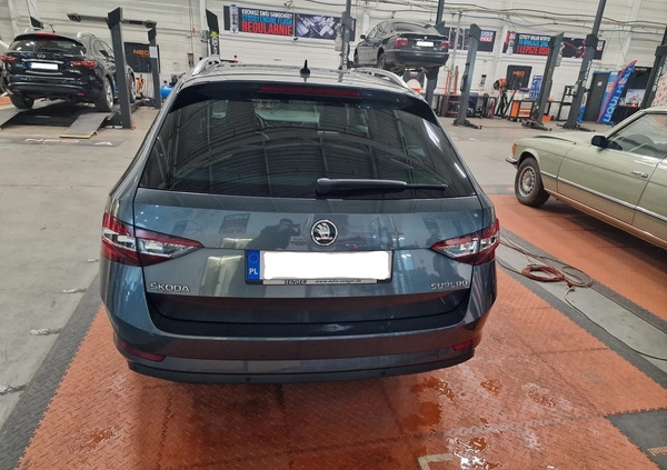 Skoda Superb cena 70900 przebieg: 198445, rok produkcji 2016 z Warszawa małe 781